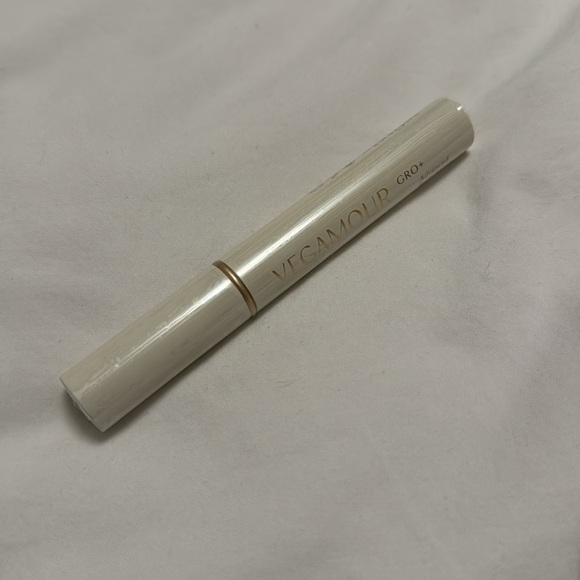 Vegamour GRO+ Advanced Brow Serum - Picture 3 of 3
